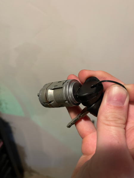 Auto Lock and Key Image
